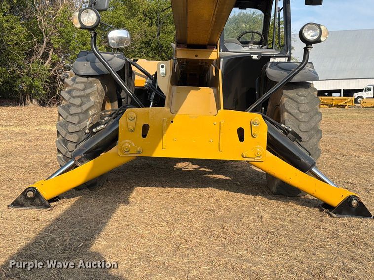 image for item FN3679 2013 Caterpillar TH514 telehandler