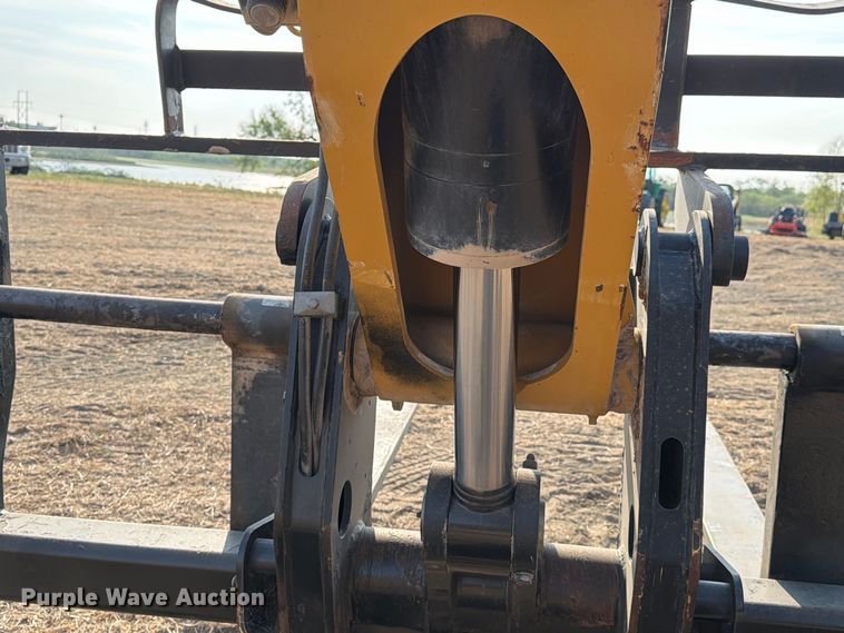 image for item FN3679 2013 Caterpillar TH514 telehandler