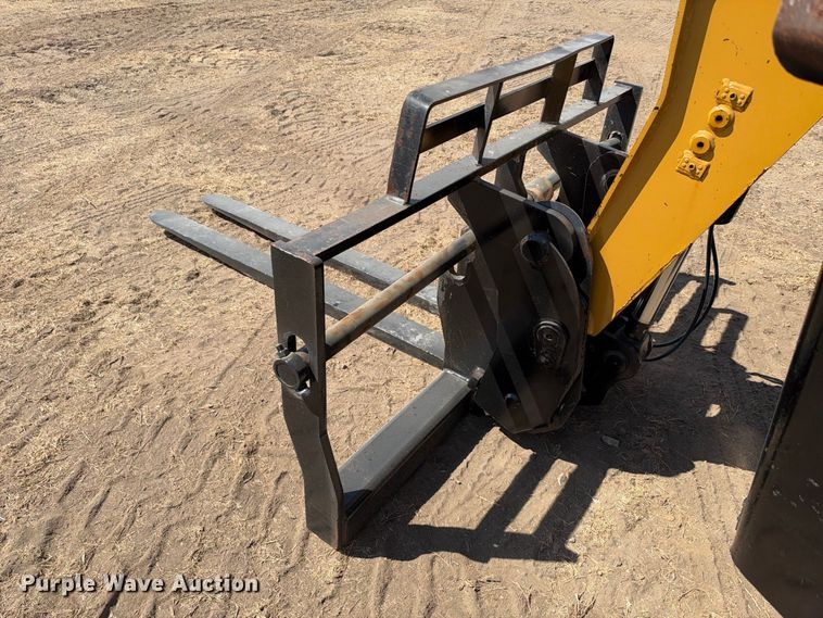 image for item FN3682 2011 Caterpillar 1255C telehandler