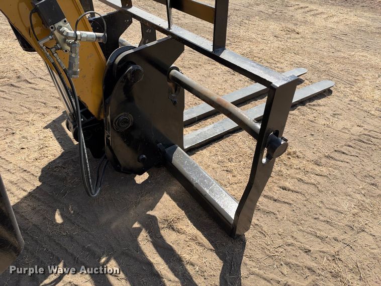 image for item FN3682 2011 Caterpillar 1255C telehandler