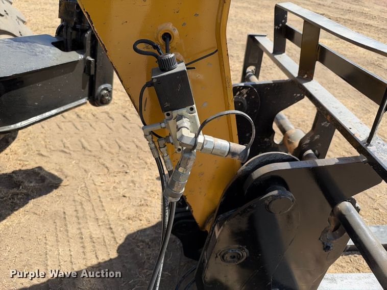 image for item FN3682 2011 Caterpillar 1255C telehandler