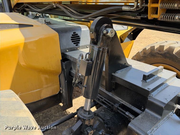 image for item FN3682 2011 Caterpillar 1255C telehandler