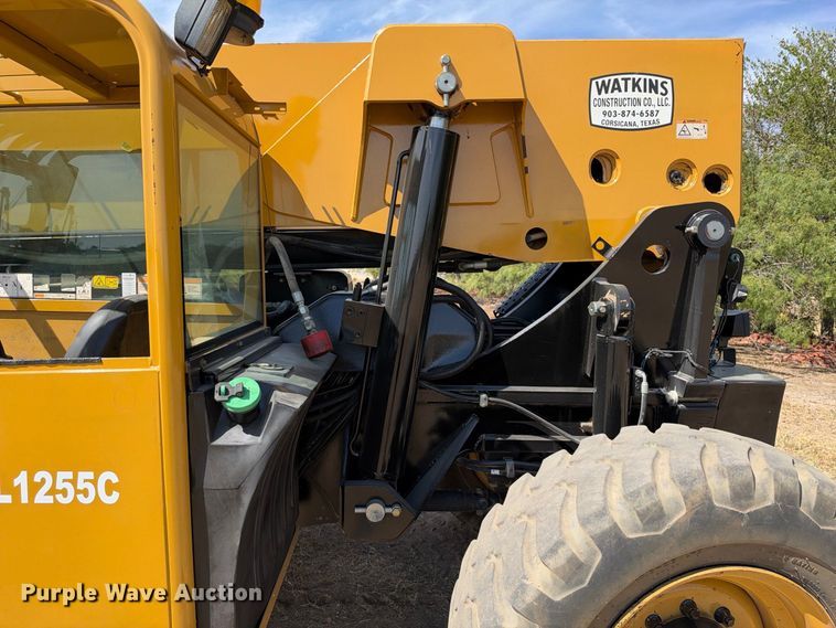 image for item FN3682 2011 Caterpillar 1255C telehandler