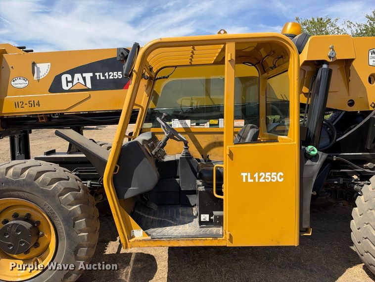 image for item FN3682 2011 Caterpillar 1255C telehandler
