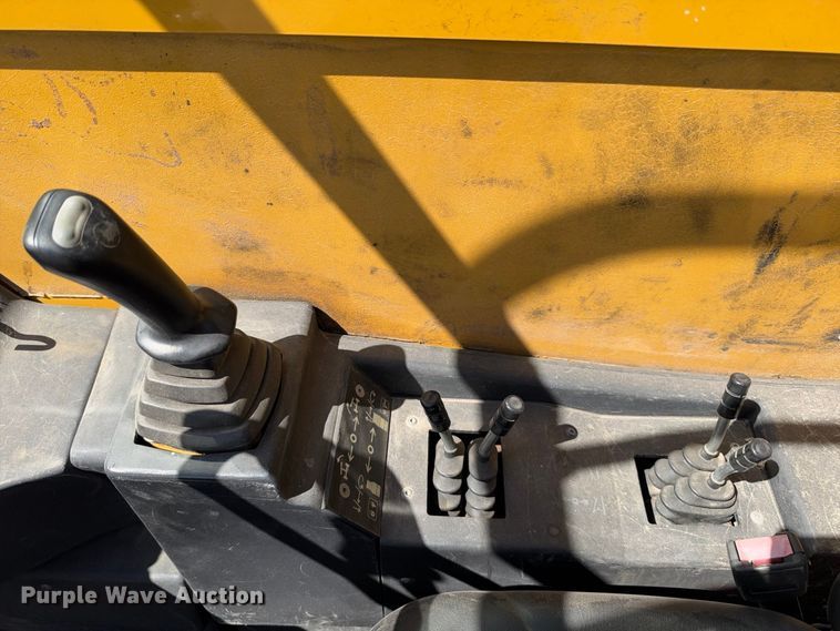 image for item FN3682 2011 Caterpillar 1255C telehandler