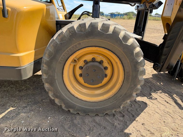 image for item FN3682 2011 Caterpillar 1255C telehandler