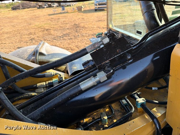 2014 Caterpillar TL943C