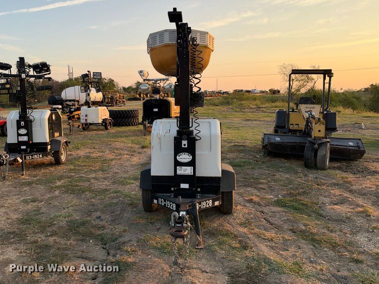 image for item FN3699 2019 Allmand Night-Lite V-Series NLV light plant
