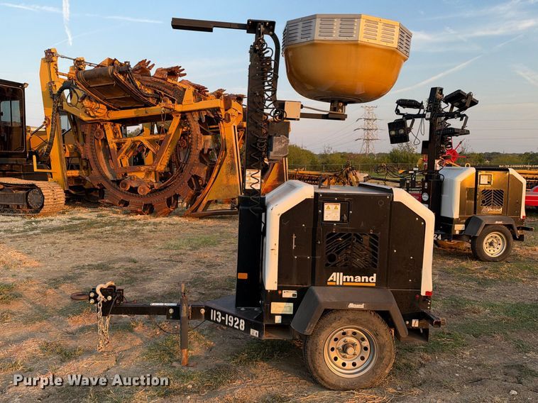 image for item FN3699 2019 Allmand Night-Lite V-Series NLV light plant