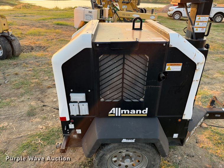 image for item FN3699 2019 Allmand Night-Lite V-Series NLV light plant