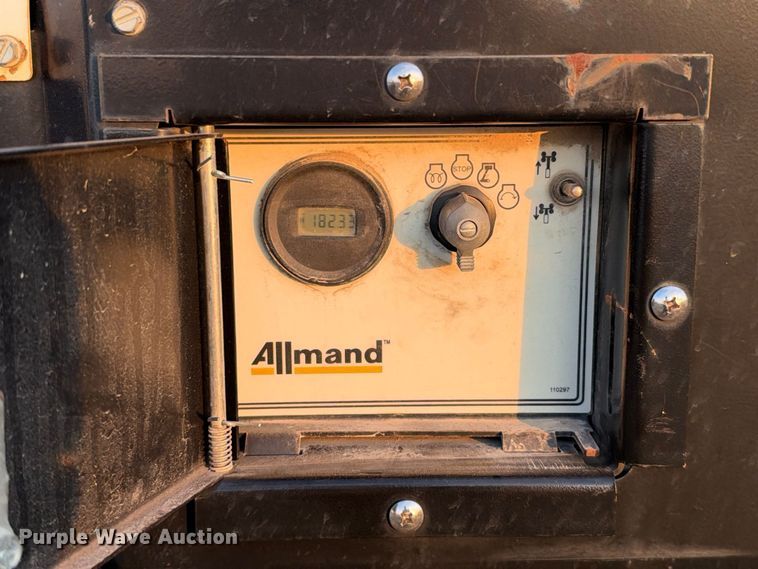 image for item FN3699 2019 Allmand Night-Lite V-Series NLV light plant