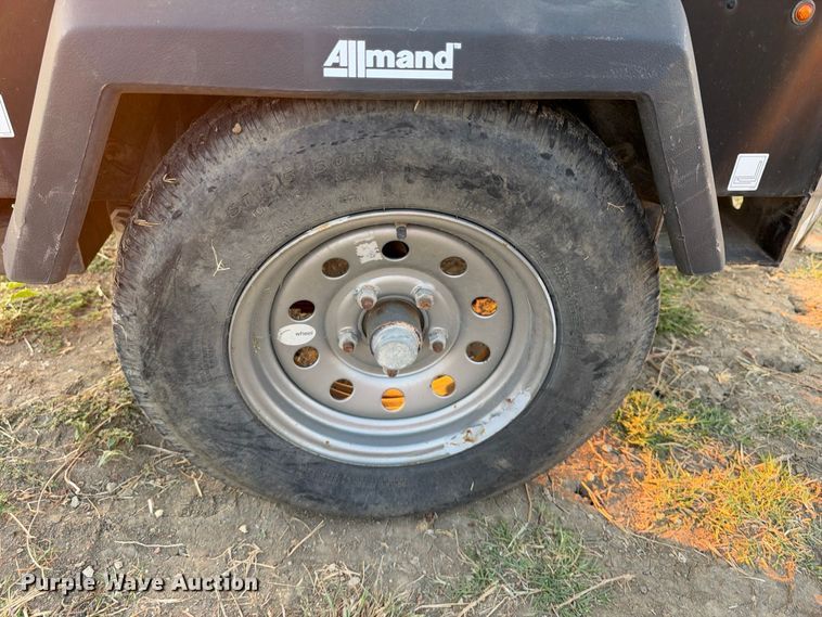 image for item FN3699 2019 Allmand Night-Lite V-Series NLV light plant