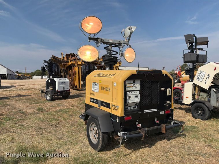 image for item FN3701 2014 Allmand Maxi-Lite II V-Series light plant