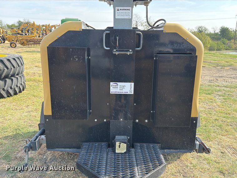 image for item FN3701 2014 Allmand Maxi-Lite II V-Series light plant