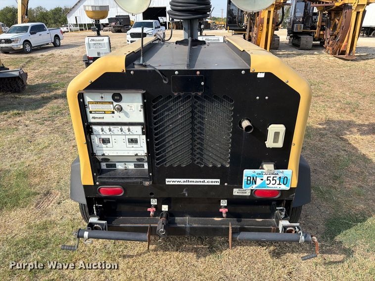 image for item FN3701 2014 Allmand Maxi-Lite II V-Series light plant