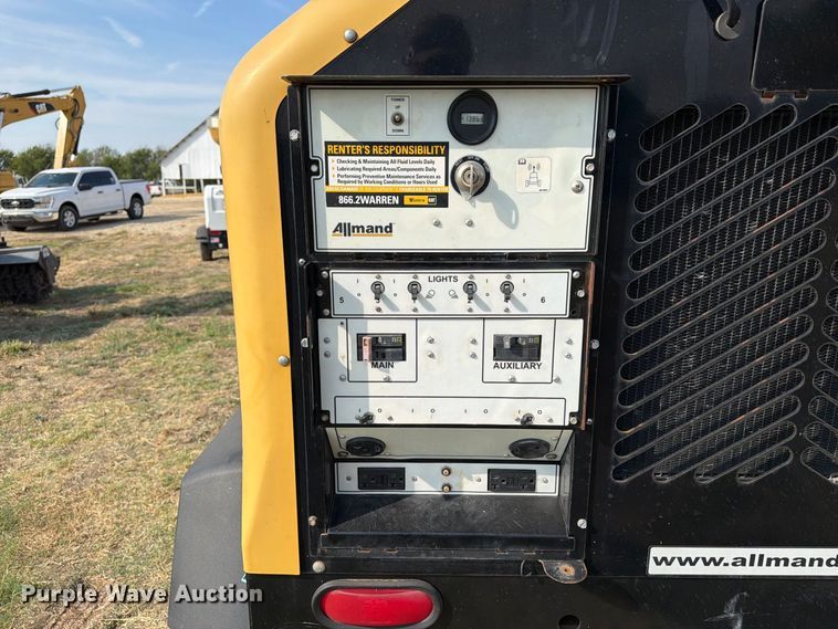 image for item FN3701 2014 Allmand Maxi-Lite II V-Series light plant