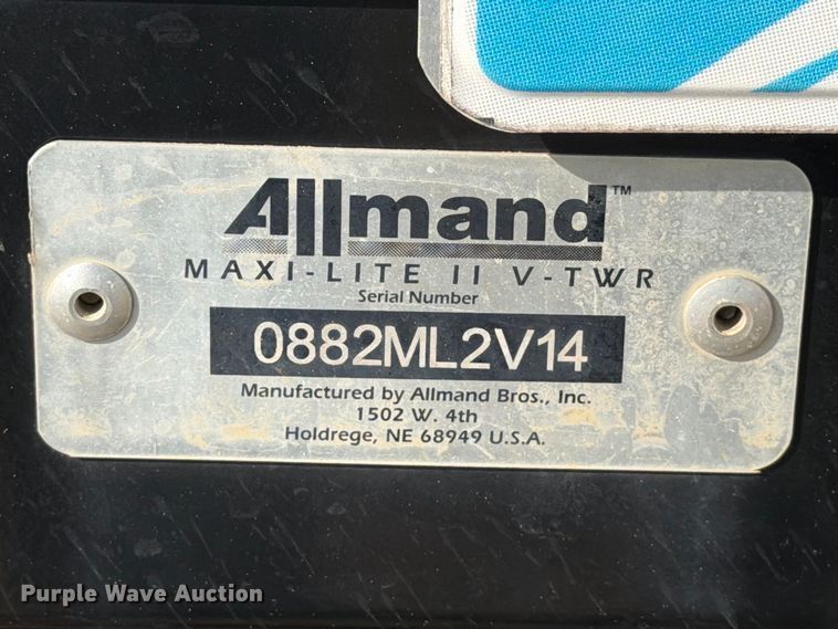 image for item FN3701 2014 Allmand Maxi-Lite II V-Series light plant
