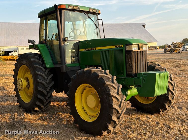 2002 John Deere 7710