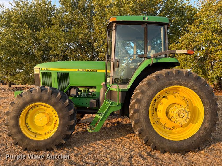 2002 John Deere 7710
