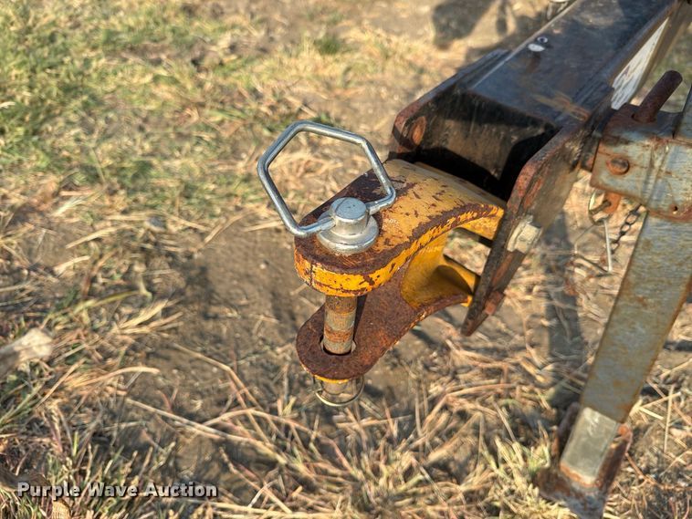image for item FN3711 2016 Vermeer R2300 hydraulic hay rake with baler connection