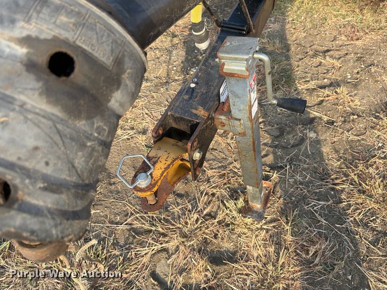 image for item FN3711 2016 Vermeer R2300 hydraulic hay rake with baler connection