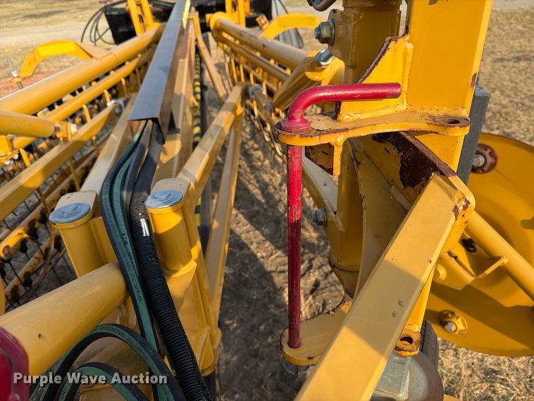 image for item FN3711 2016 Vermeer R2300 hydraulic hay rake with baler connection