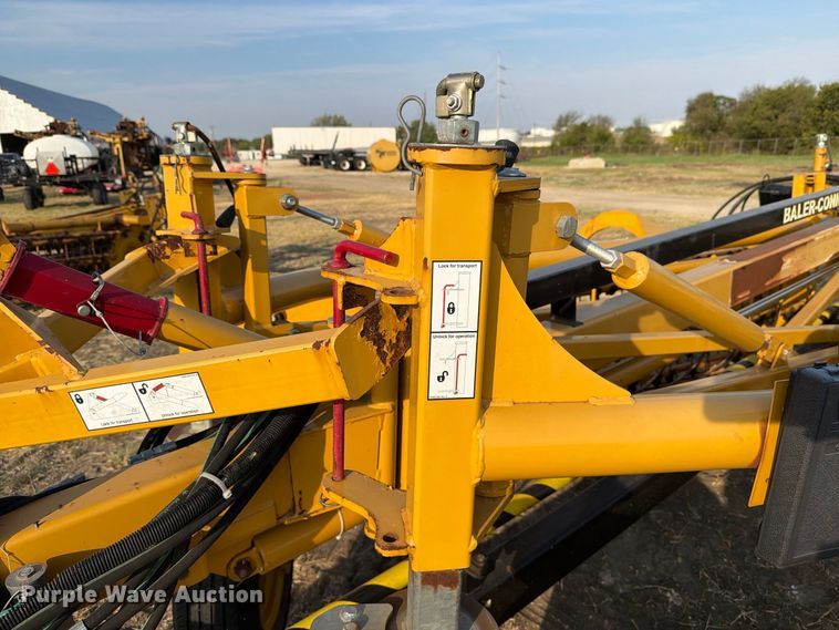 image for item FN3711 2016 Vermeer R2300 hydraulic hay rake with baler connection