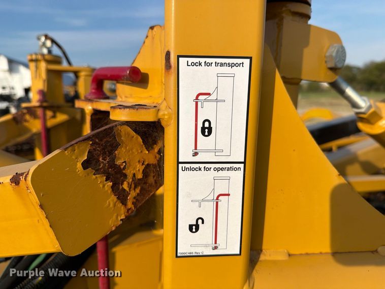 image for item FN3711 2016 Vermeer R2300 hydraulic hay rake with baler connection