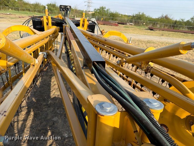 image for item FN3711 2016 Vermeer R2300 hydraulic hay rake with baler connection