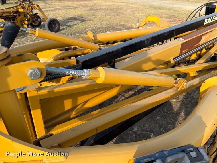 image for item FN3711 2016 Vermeer R2300 hydraulic hay rake with baler connection
