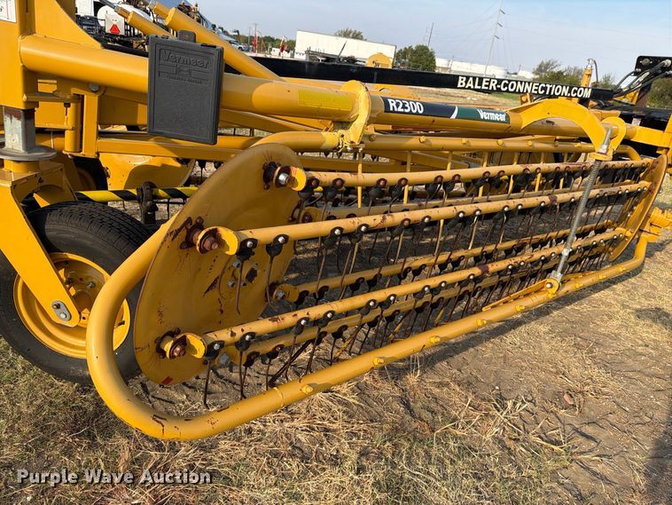 image for item FN3711 2016 Vermeer R2300 hydraulic hay rake with baler connection