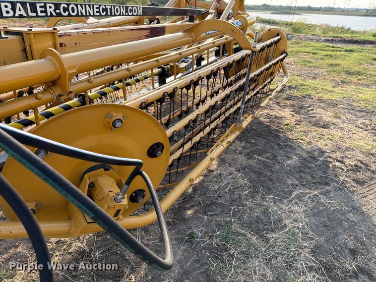 image for item FN3711 2016 Vermeer R2300 hydraulic hay rake with baler connection