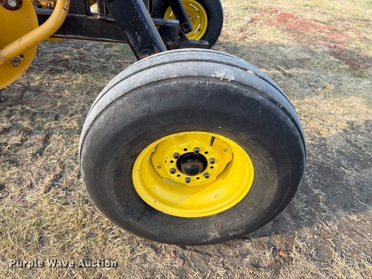 image for item FN3711 2016 Vermeer R2300 hydraulic hay rake with baler connection