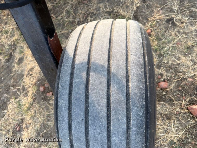 image for item FN3711 2016 Vermeer R2300 hydraulic hay rake with baler connection