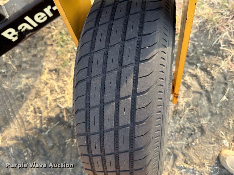 image for item FN3711 2016 Vermeer R2300 hydraulic hay rake with baler connection