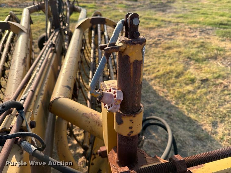 image for item FN3712 Vermeer R23 hay rake