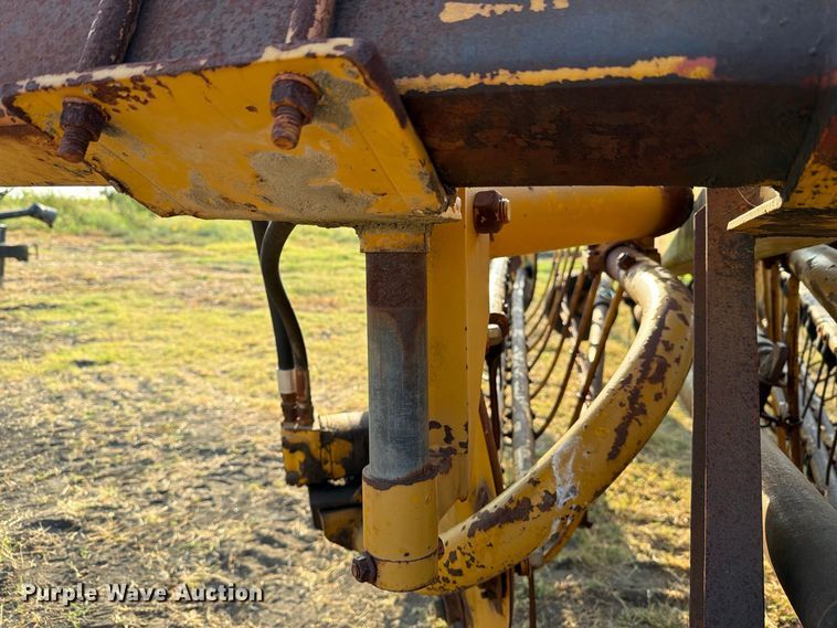 image for item FN3712 Vermeer R23 hay rake