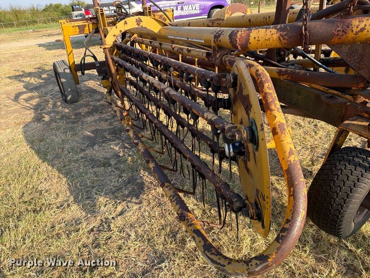 image for item FN3712 Vermeer R23 hay rake