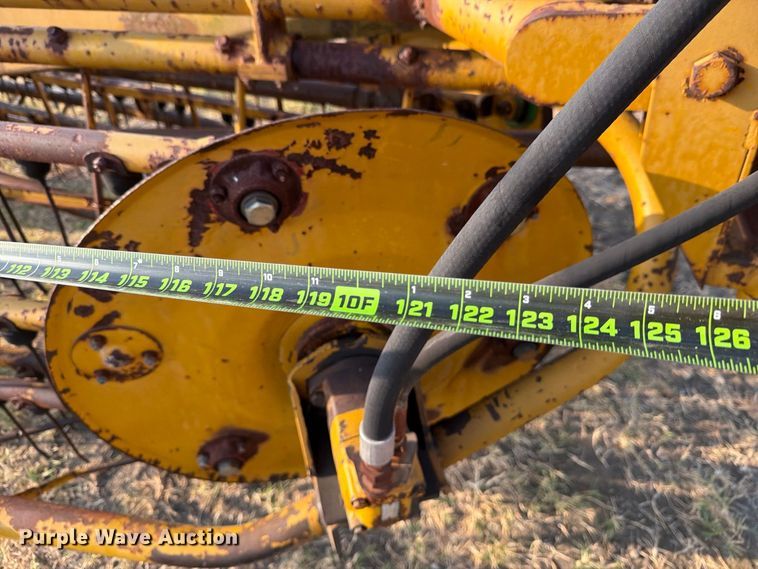 image for item FN3712 Vermeer R23 hay rake