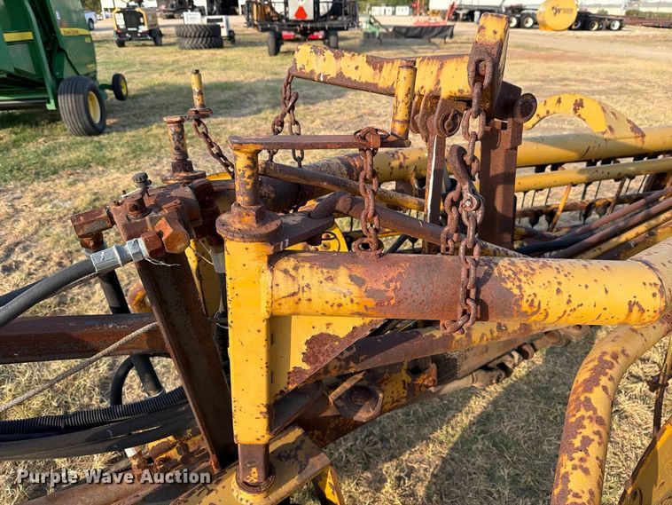image for item FN3712 Vermeer R23 hay rake