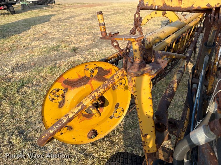image for item FN3712 Vermeer R23 hay rake