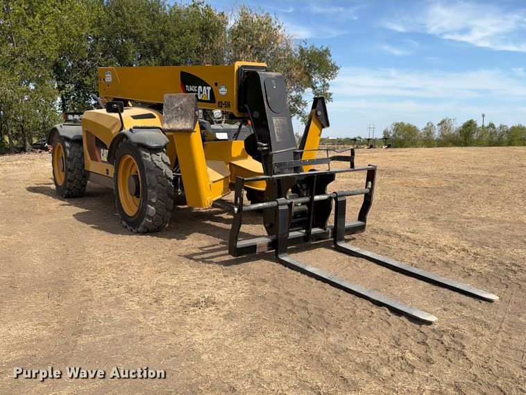 image for item FN3718 2014 Caterpillar TL943C telehandler