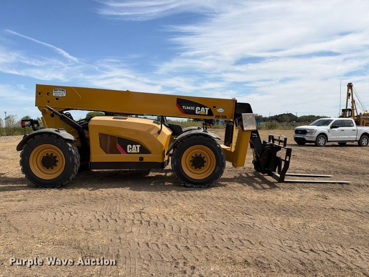 image for item FN3718 2014 Caterpillar TL943C telehandler