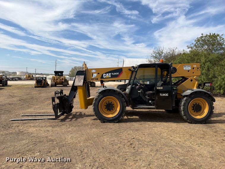 image for item FN3718 2014 Caterpillar TL943C telehandler