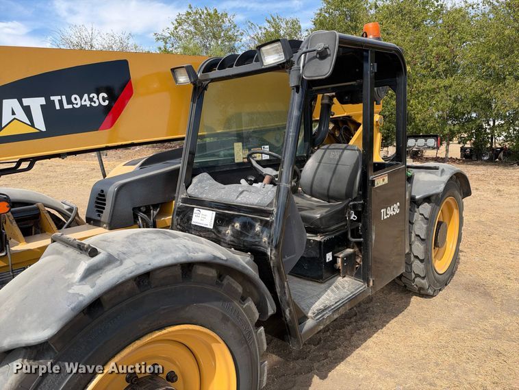 image for item FN3718 2014 Caterpillar TL943C telehandler