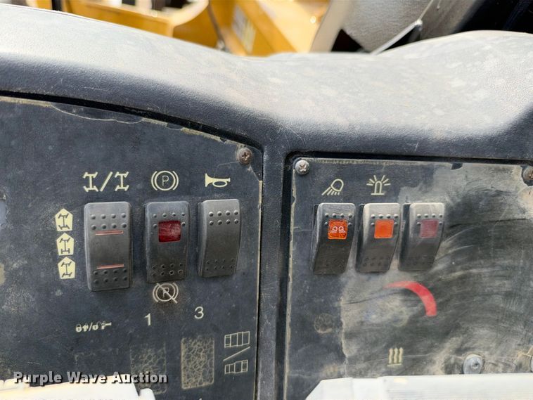 image for item FN3718 2014 Caterpillar TL943C telehandler
