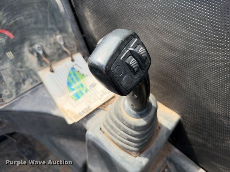 image for item FN3718 2014 Caterpillar TL943C telehandler