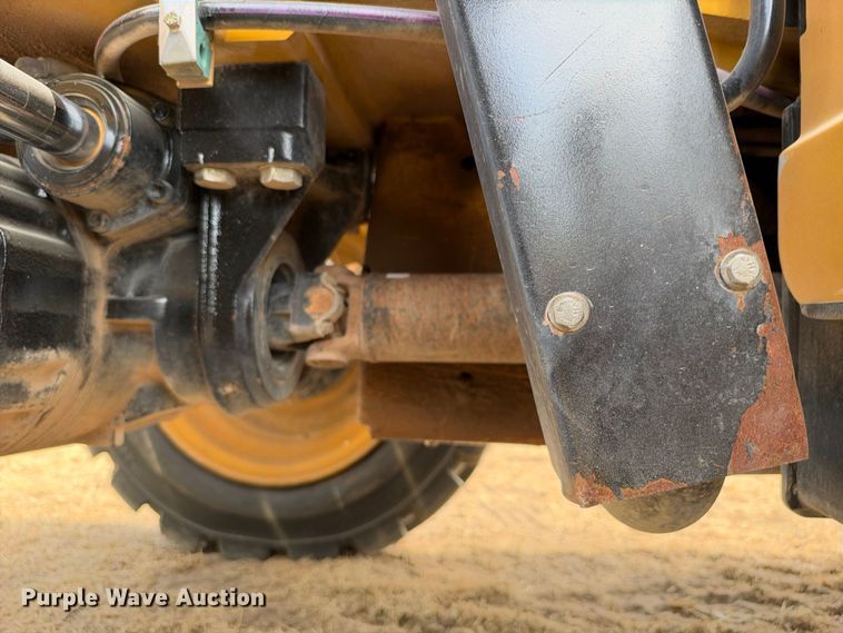 image for item FN3718 2014 Caterpillar TL943C telehandler