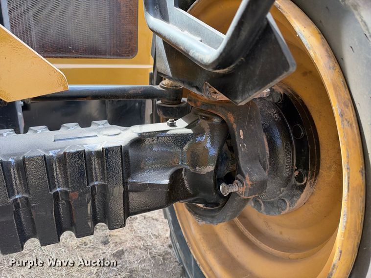 image for item FN3718 2014 Caterpillar TL943C telehandler