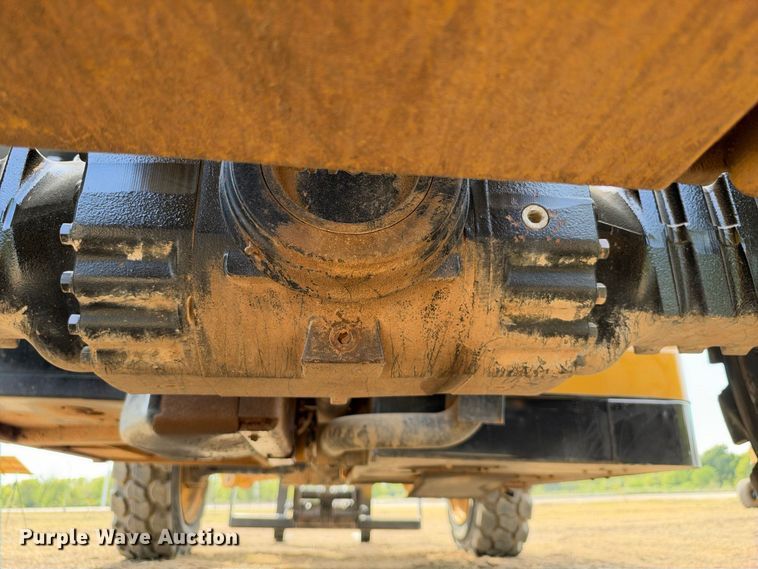 image for item FN3718 2014 Caterpillar TL943C telehandler